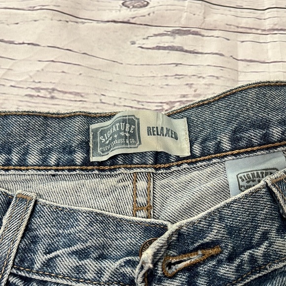 Levi relaxed signature 38x32 distressed denim jeans - Picture 7 of 12